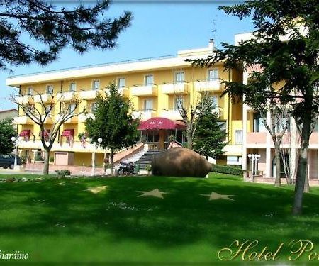 Hotel Poli Castelnovo di Sotto Bagian luar foto